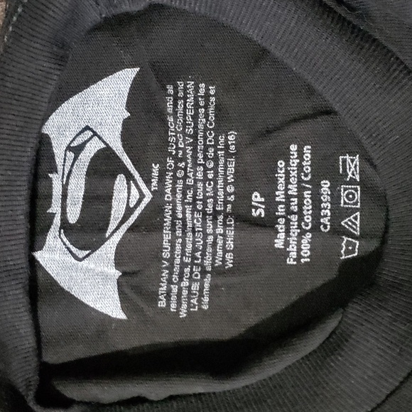 Batman Vs Superman Tee - Picture 3 of 3